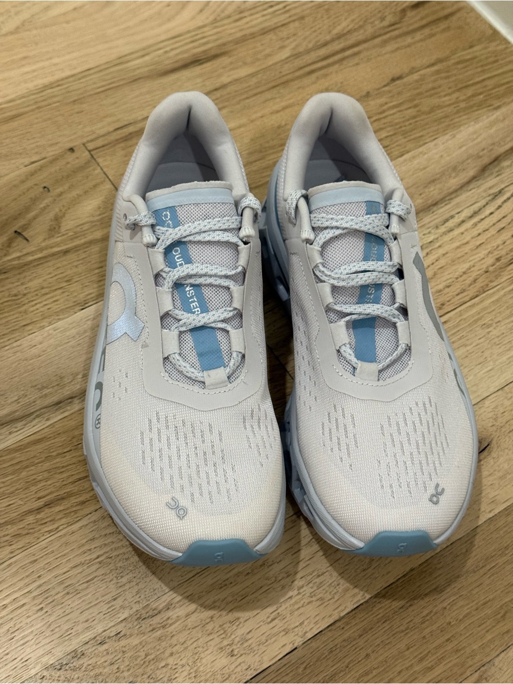 On Running Cloudmonster Shoes - Picture 3 of 6